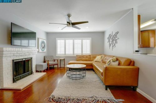 1307 Sunshine Dr, Concord CA  94520-4038 exterior