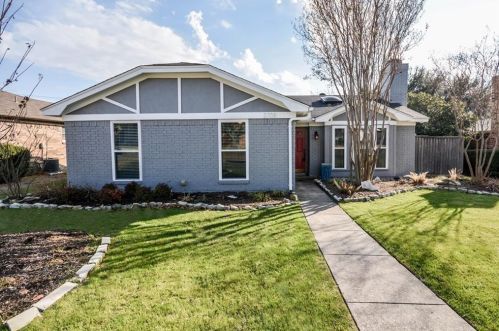 2708 Oak Trl, Carrollton TX  75007-5810 exterior