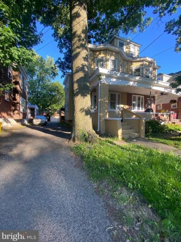 342 Hillcrest Ave, Trenton NJ  08618-2510 exterior