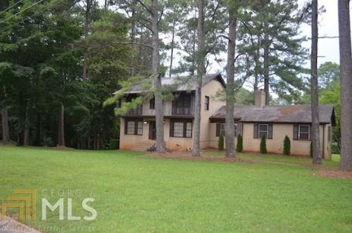 2196 Carriage Dr, Morrow, GA 30260-1321