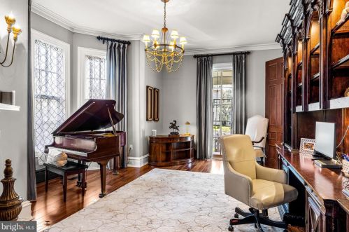 114 Kings Hwy, Tavistock NJ 08033-1981 exterior