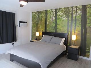 1045 Sanborn Ave, Los Angeles CA  90029-3111 exterior