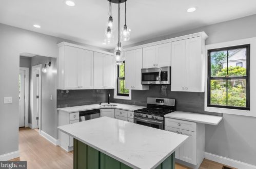 1671 Lawrence Rd, Trenton NJ 08648 exterior