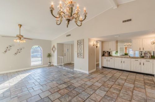 1939 Rambling Rdg Ln, Carrollton TX 75007-3154 exterior