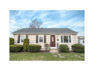 29 Maplecrest Dr, Pawtucket, RI 02861-1539