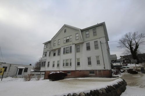 1015 Cooke St, Waterbury, CT 06704-1914