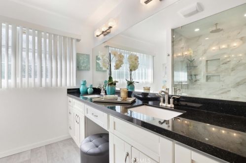 1851 Greenbriar Rd, Glendale CA  91207-1064 exterior