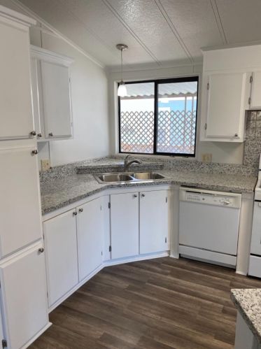 30 Schooner Ln, Modesto, CA 95356-1710