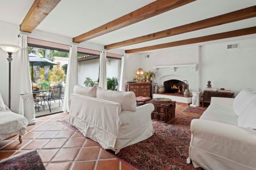 2516 State St, Santa Barbara, CA 93105-3564