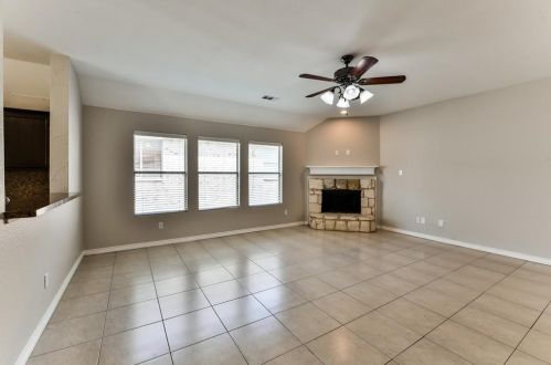 616 Trade Wind Dr, Fort Worth TX  76131 exterior