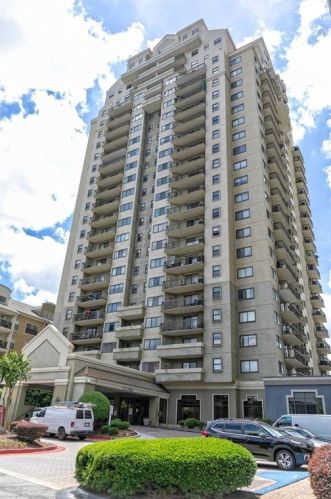 795 Hammond Dr, Atlanta GA  30328-5517 exterior