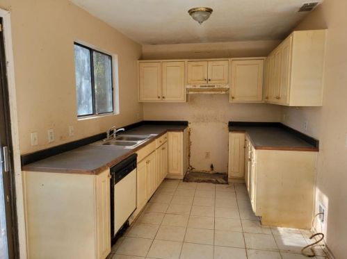 5469 Farmview Close, Stone Mountain, GA 30088-2607