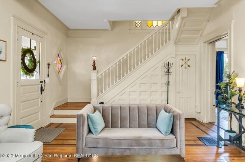 35 Leroy Pl, Tinton Falls NJ  07701-1712 exterior