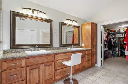 2331 Aberdeen Pl, Carrollton TX 75007-2029 exterior