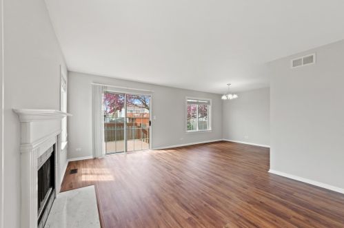 534 Sandhurst Ln, South Elgin, IL 60177-2916