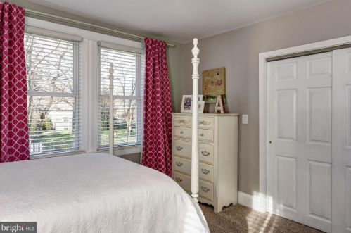 537 Grv St, Haddonfield NJ 08033-1220 exterior