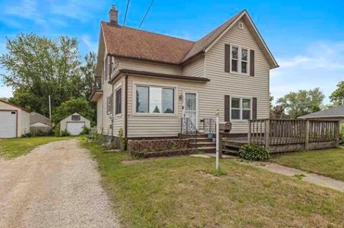 233 Adams St, South Beloit, IL 61080-1203