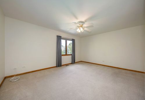 2772 Freeland Cir, Naperville IL  60564-5827 exterior