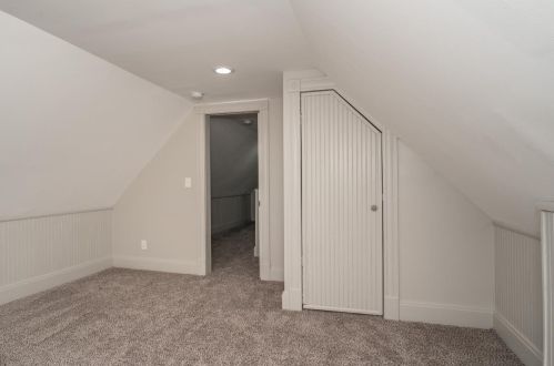 4616 Edgewood Ave, Cincinnati OH  45232-1806 exterior