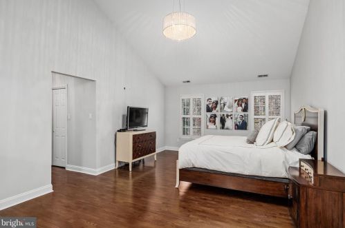 3 Kings Ln, Tavistock NJ 08033-1230 exterior