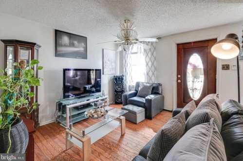 810 12th St, Philadelphia, PA 19123-1960