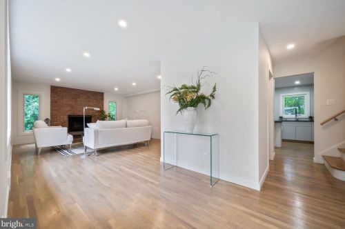 150 Loomis Ct, Princeton NJ  08540-3439 exterior
