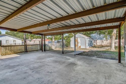 406 Carter St, Whitewright TX 75491-2704 exterior