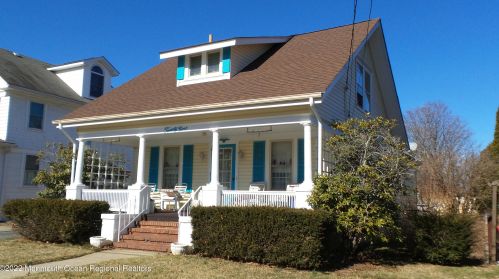 29 Lincoln Pl, East Freehold, NJ 07728-2128