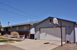 2366 Overton Rd, Pueblo, CO 81008-9676