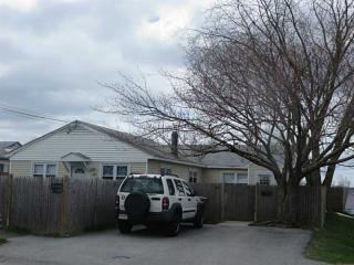 19 Ludlow Rd, Middletown, RI 02842-6326