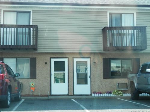 1462 Meriden Rd, Waterbury, CT 06705-3650