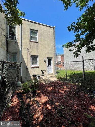 2612 Earp St, Philadelphia, PA 19146-3825