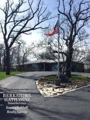 300 Hickory Haven Dr, Gurnee, IL 60031-3836