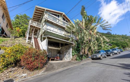 817 Ekoa Pl, Honolulu, HI 96821-1713
