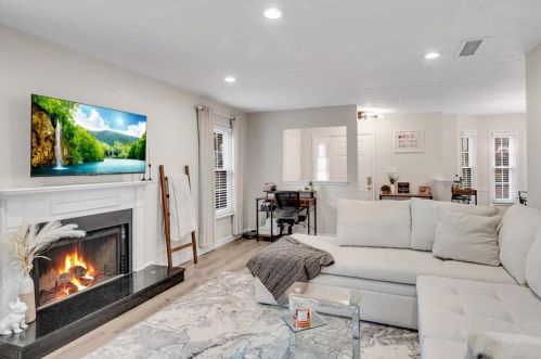 1201 Country Park Dr, Smyrna GA  30080-8226 exterior