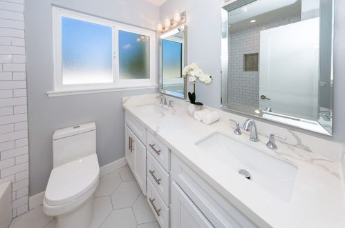 17084 Escalon Dr, Van Nuys CA  91436-3838 exterior
