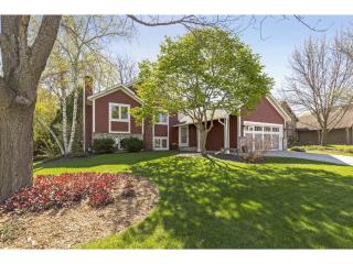1259 Saddlebrook Ln, Saint Paul, MN 55125-8823