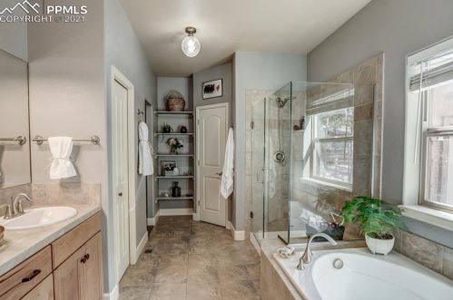 1102 Ptarmigan Dr, Woodland Park CO 80863-8004 exterior