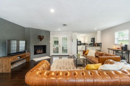 5463 Woodway Dr, Fort Worth TX  76133-2041 exterior