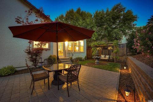 596 Decanter Cir, Windsor, CA 95492-9614