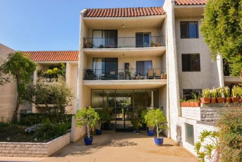 1401 Valley View Rd, Glendale CA  91202-1751 exterior