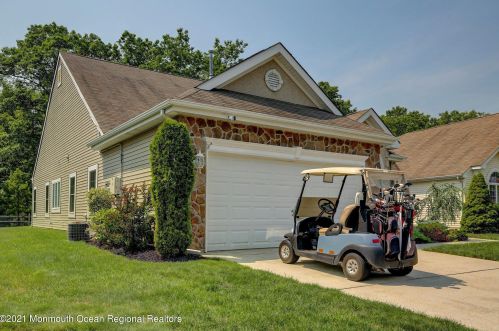 67 Pebble Beach Blvd, Jackson Twp, NJ 08527-4062