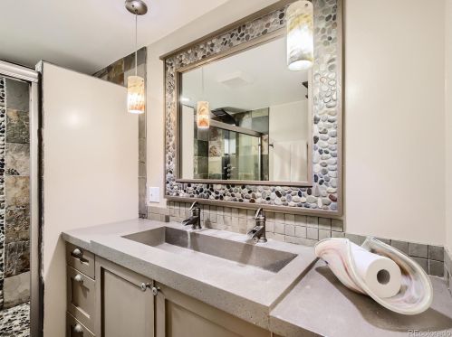 4754 Bannock St, Englewood CO 80110-6533 exterior