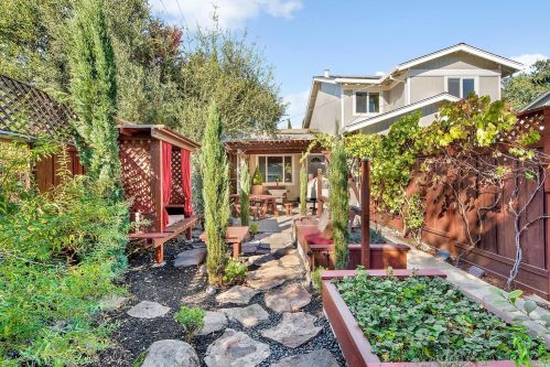801 Quail Ct, Healdsburg, CA 95448-4379
