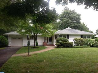 20 Woodhampton Dr, Trenton, NJ 08638-1441
