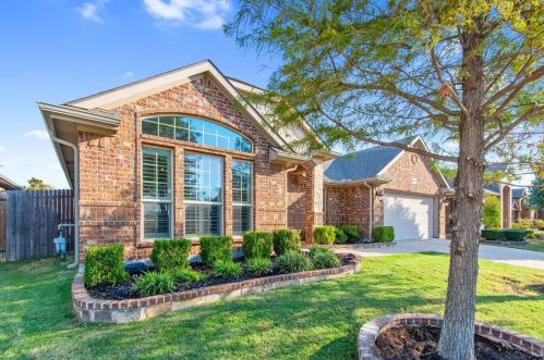 2021 Mountain Hawk Dr, Fort Worth, TX 76177-7009