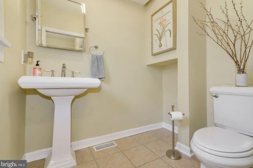 637 Colford Ave, Camden NJ 08108-3008 exterior