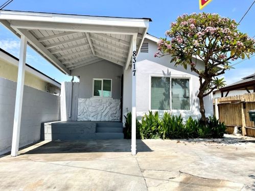 8317 Wilbarn St, Paramount, CA 90723-2744