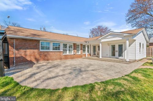 8017 Ellet Rd, Springfield VA  22151-1921 exterior