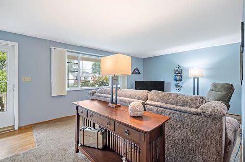 206 Palomino Dr, Noblestown, PA 15071-9316